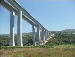 Viaduto de Vila Pouca de Aguiar na autoestrada A24